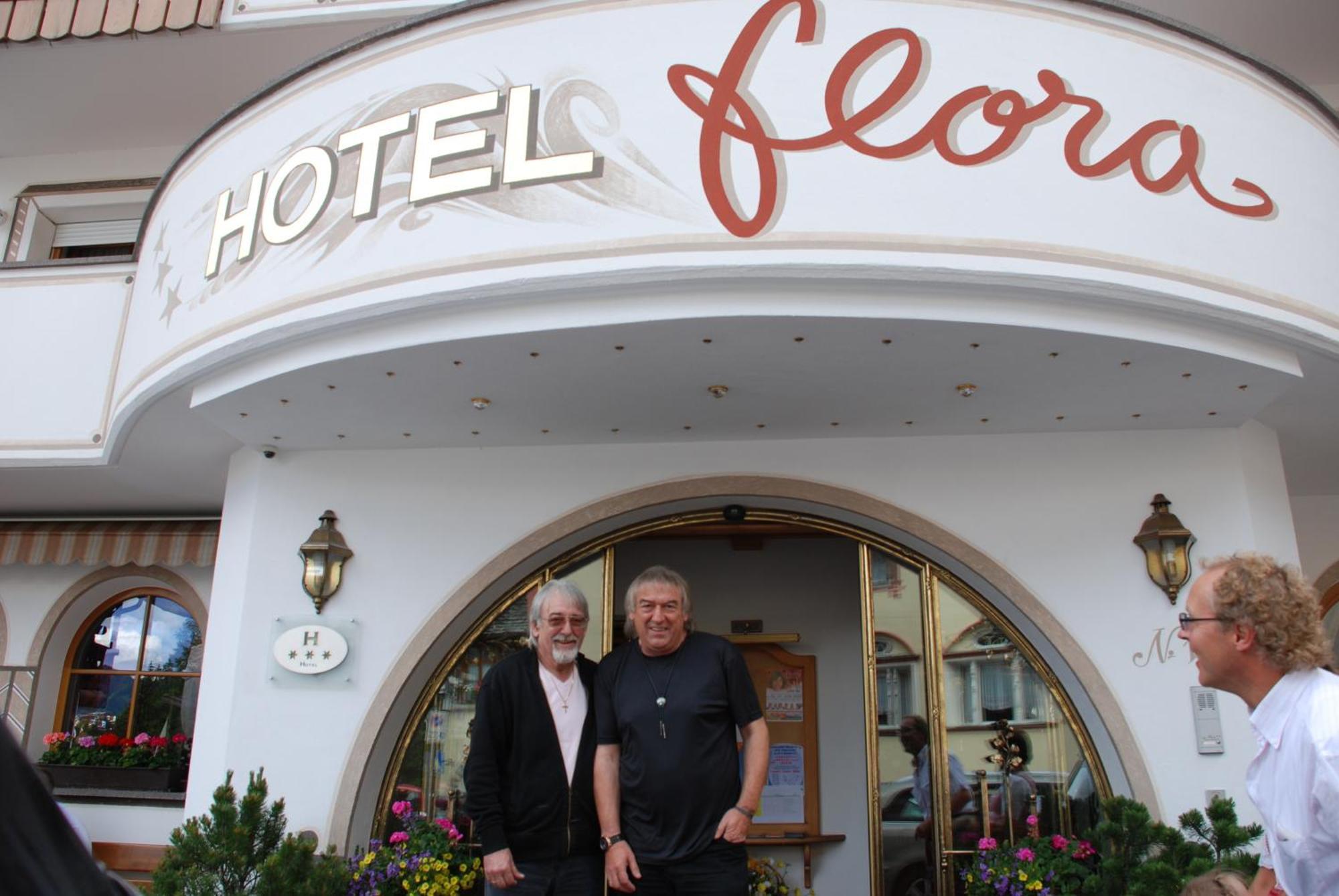 Hotel Flora Selva di Val Gardena Exterior photo